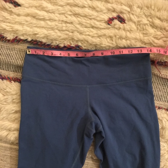 Lululemon crop leggings - Picture 2 of 6